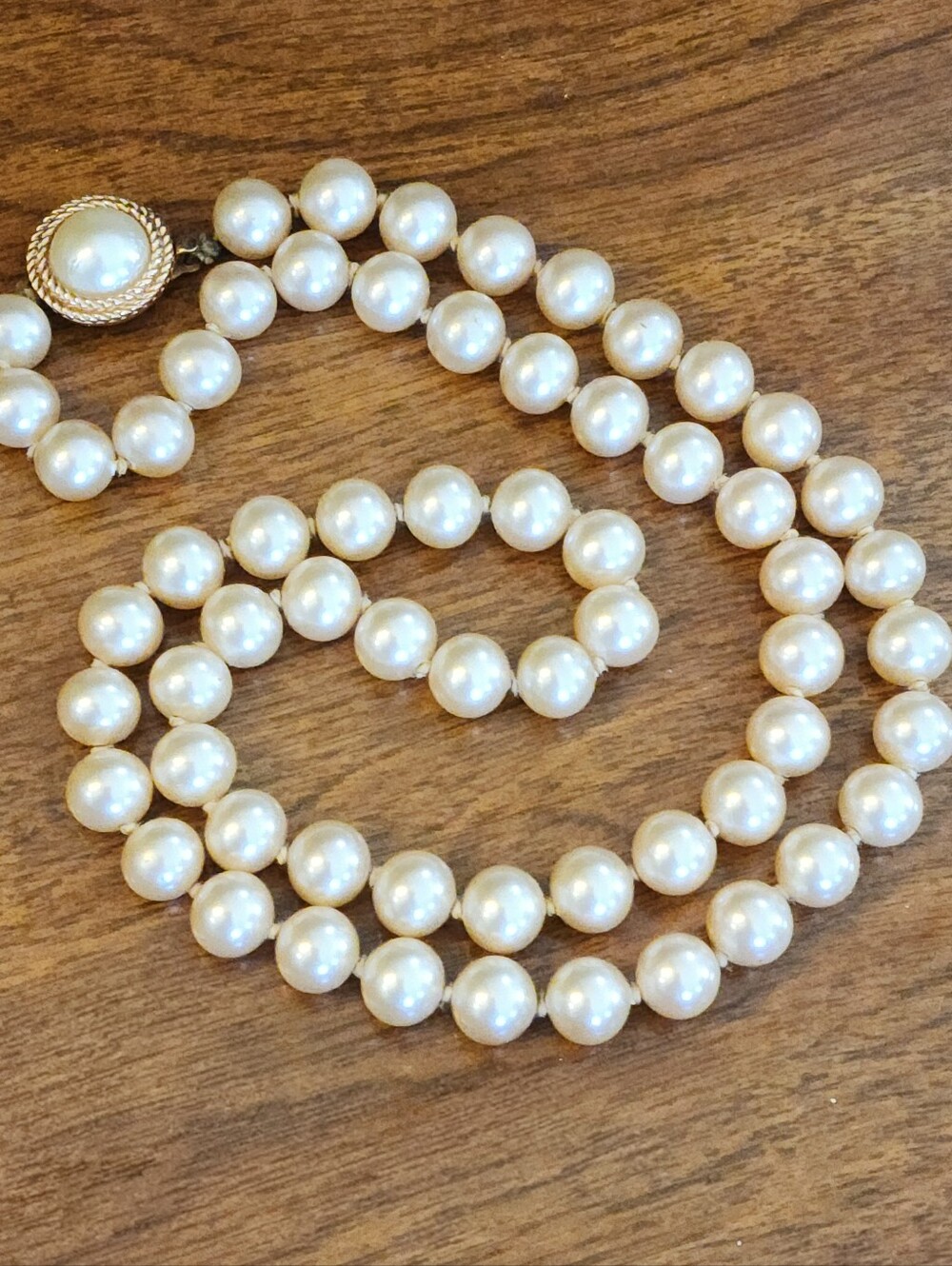 VTG Crown Trifari Necklace Glass Bead Faux Pearl Single Strand Elegant Classic